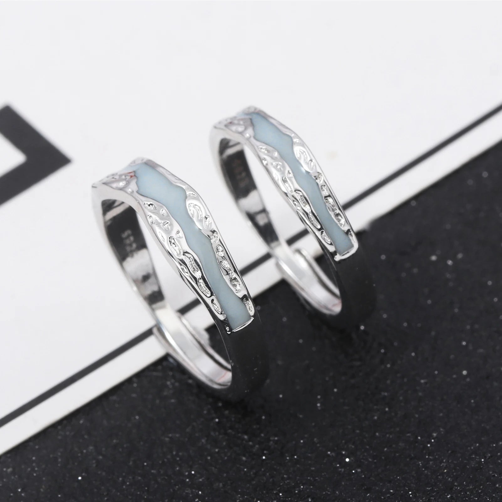 Bague Bleu Entrelacée