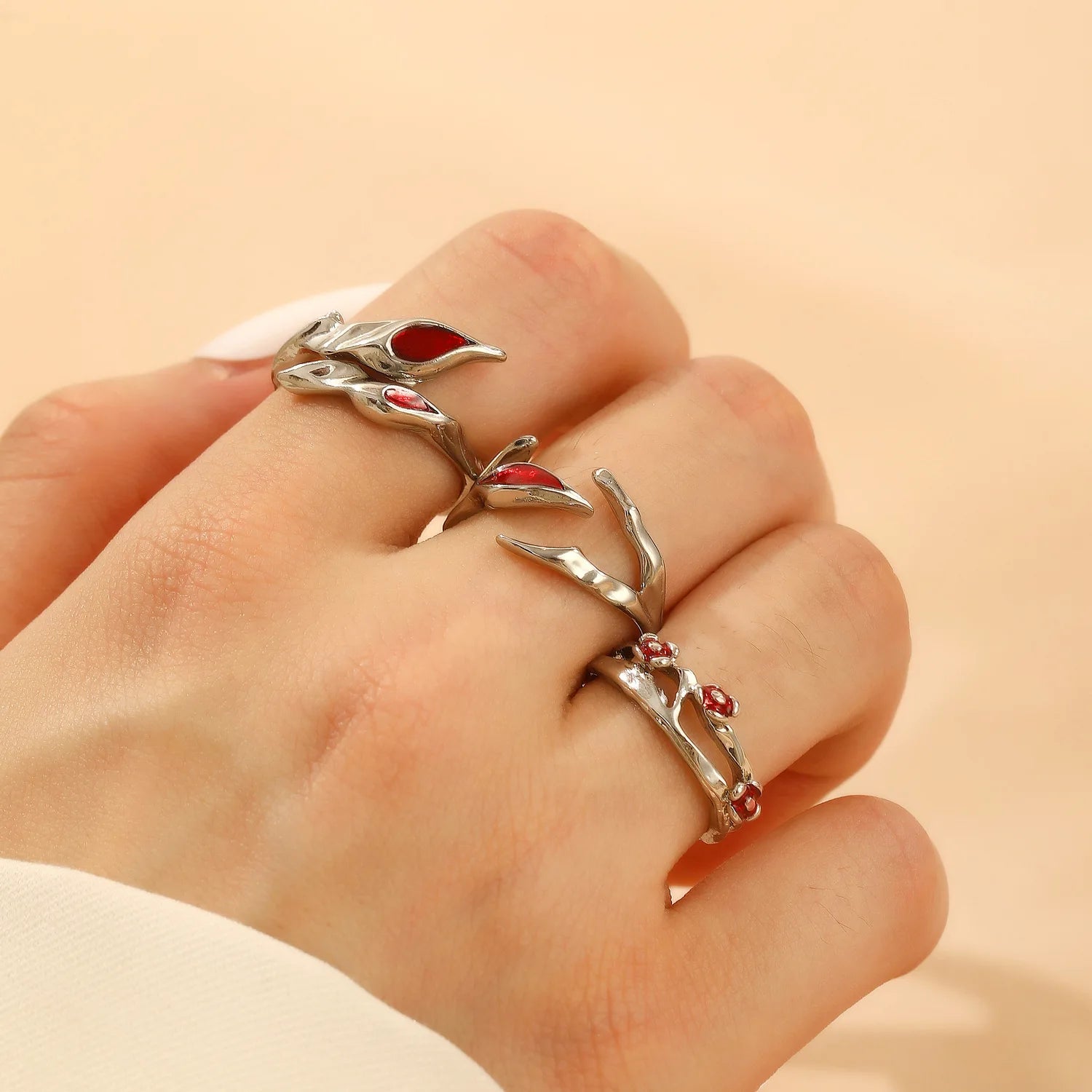 Bague Gothique Rouge Sombre