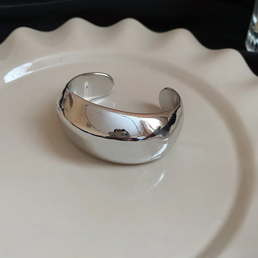 Bracelet ouvert torsadé irrégulier